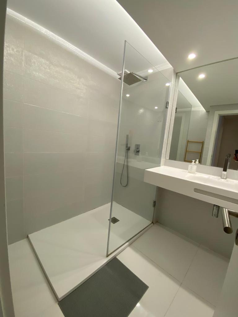 Bedrooms In Modern Guest House Almada Exteriér fotografie