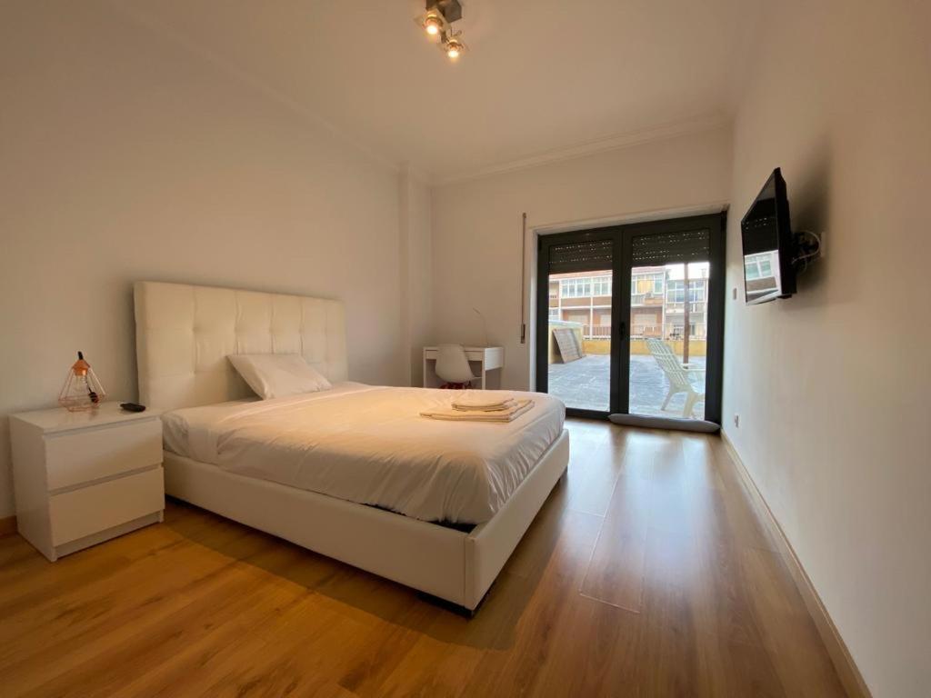 Bedrooms In Modern Guest House Almada Exteriér fotografie